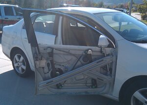 Ремонт двери автомобиля (Подольск, Климовск, Чехов, Домодедово, Троицк)