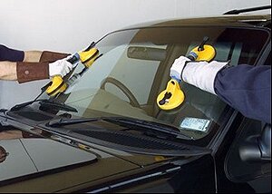 Замена лобового стекла автомобиля